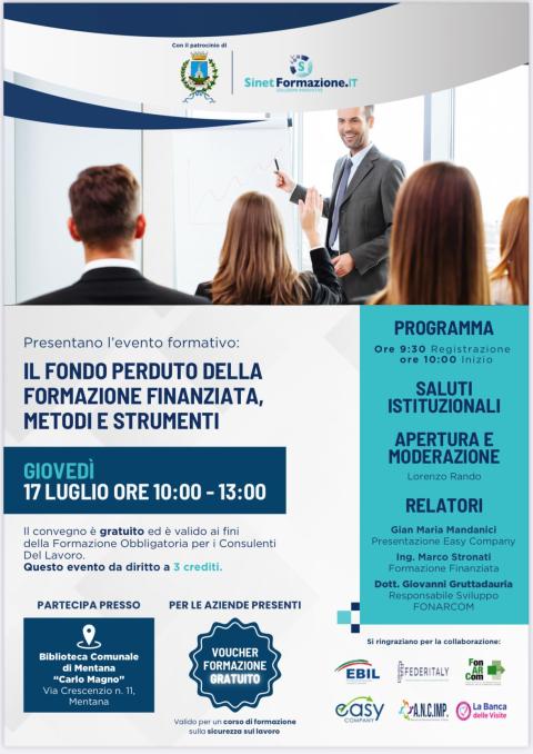 foto con descrizione di aula corsi con docente e discenti di spalledi 