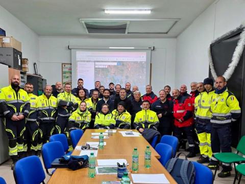Foto del gruppo di lavoro che ha curato le operazioni, Protezione Civile, Sindaco, Vice Sindaco, Polizia Locale, ANC Mentana